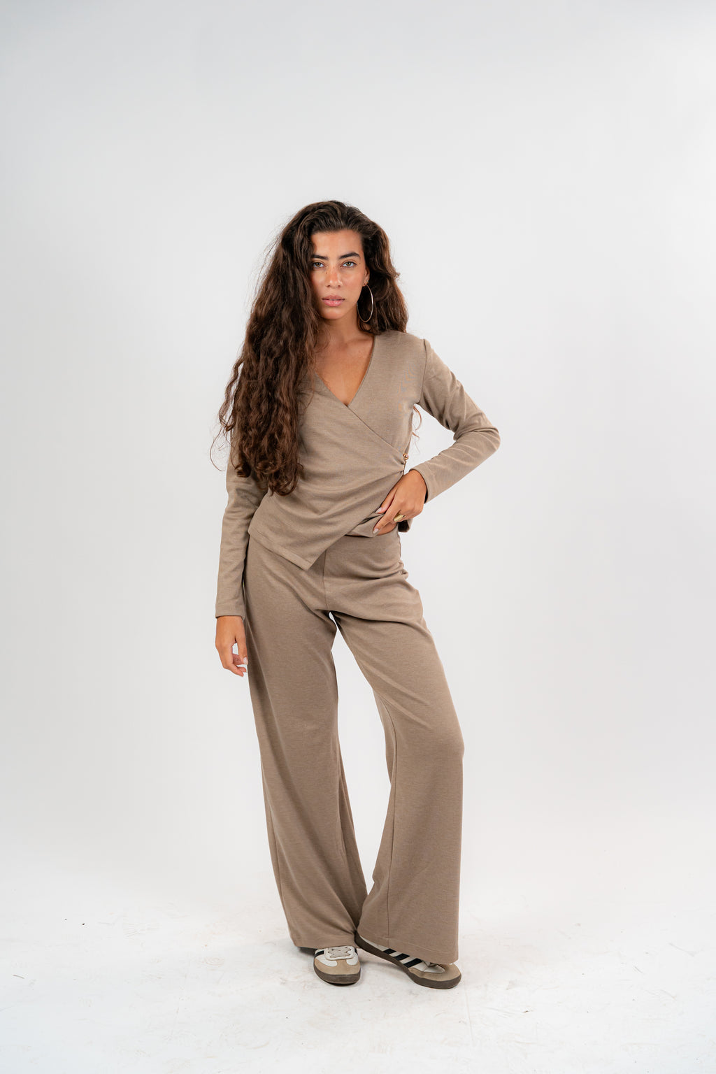 The Simple Motion Set Light Mocha